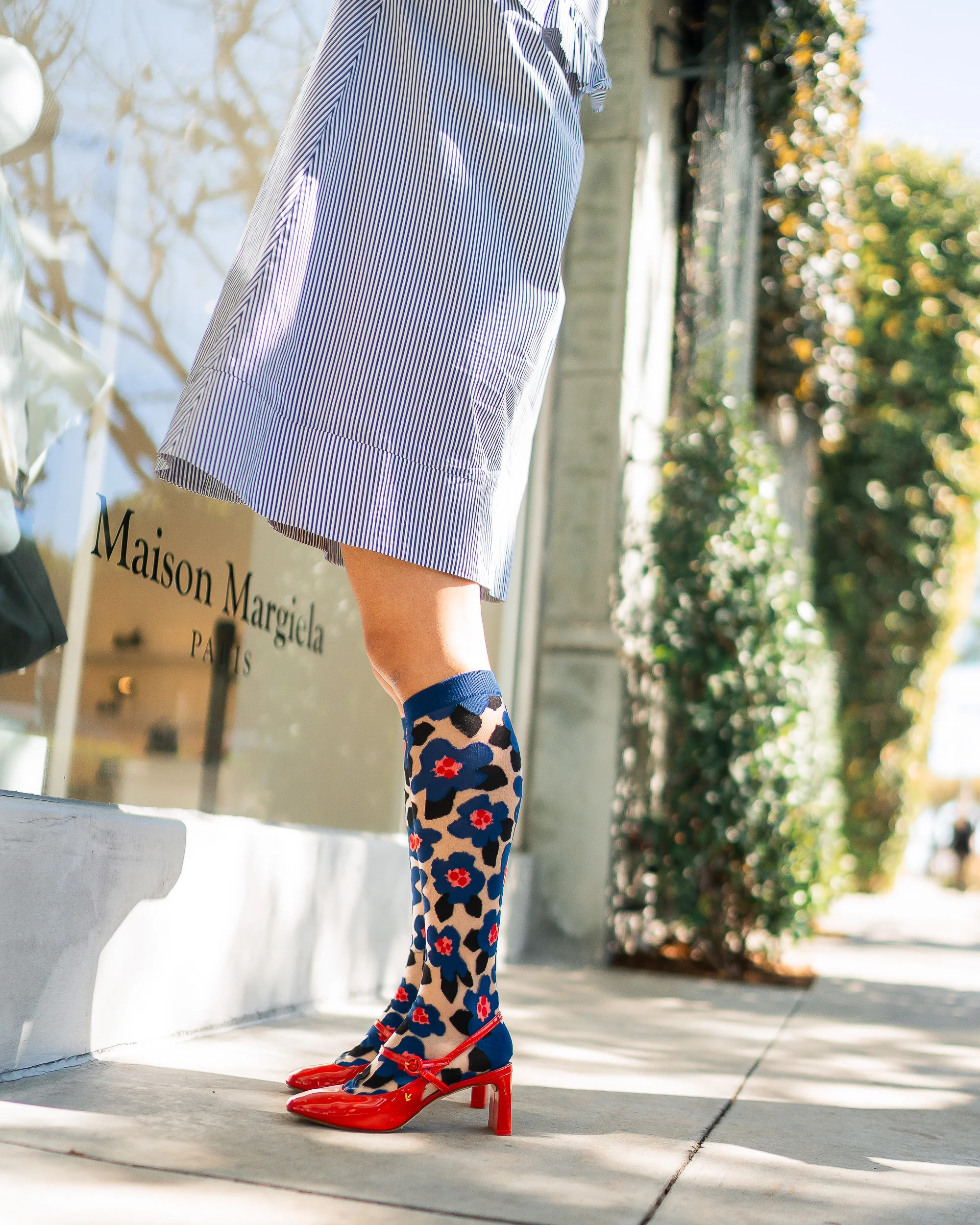 Bold Blue Sheer Knee High Sock - Image 11