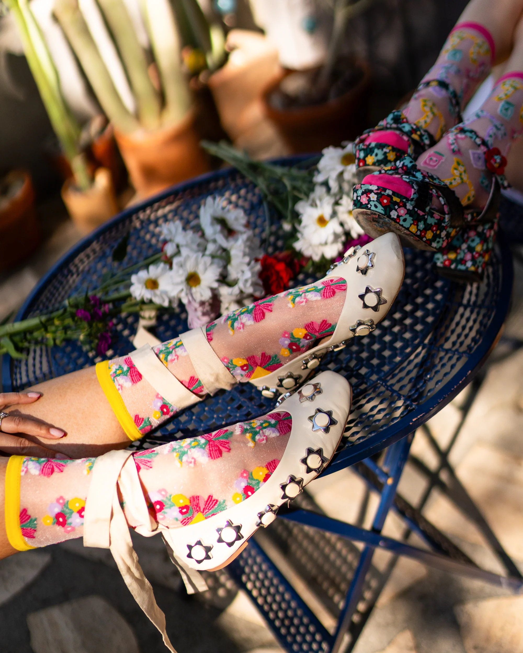 Bouquets All Day Shimmer Sheer Crew Sock - Image 10