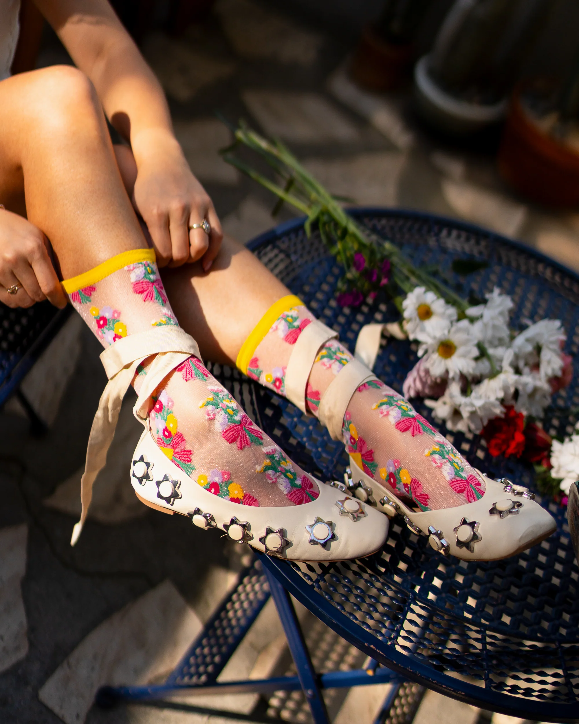 Bouquets All Day Shimmer Sheer Crew Sock - Image 5