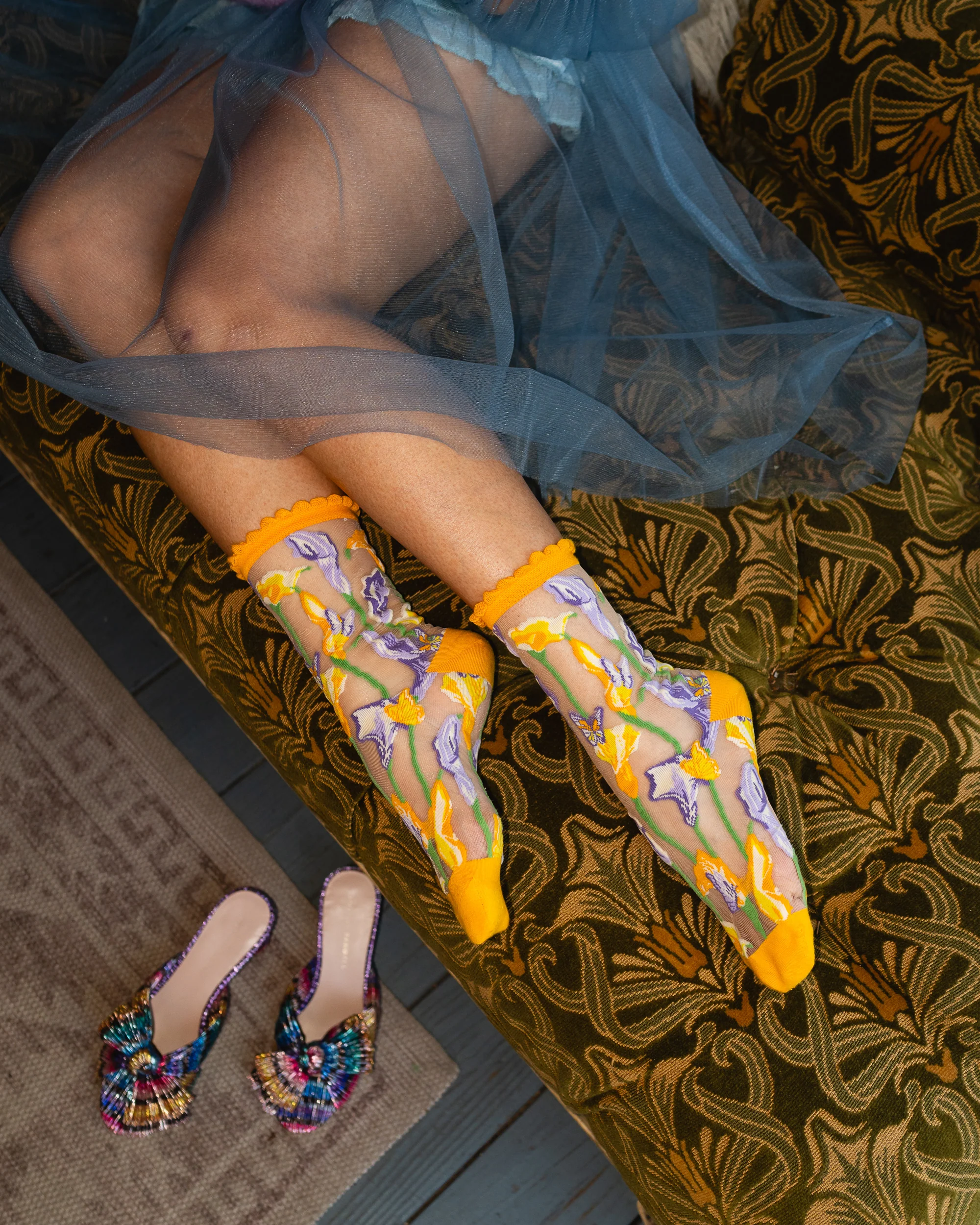 Calla Lily Ruffle Sheer Crew Sock - Image 3