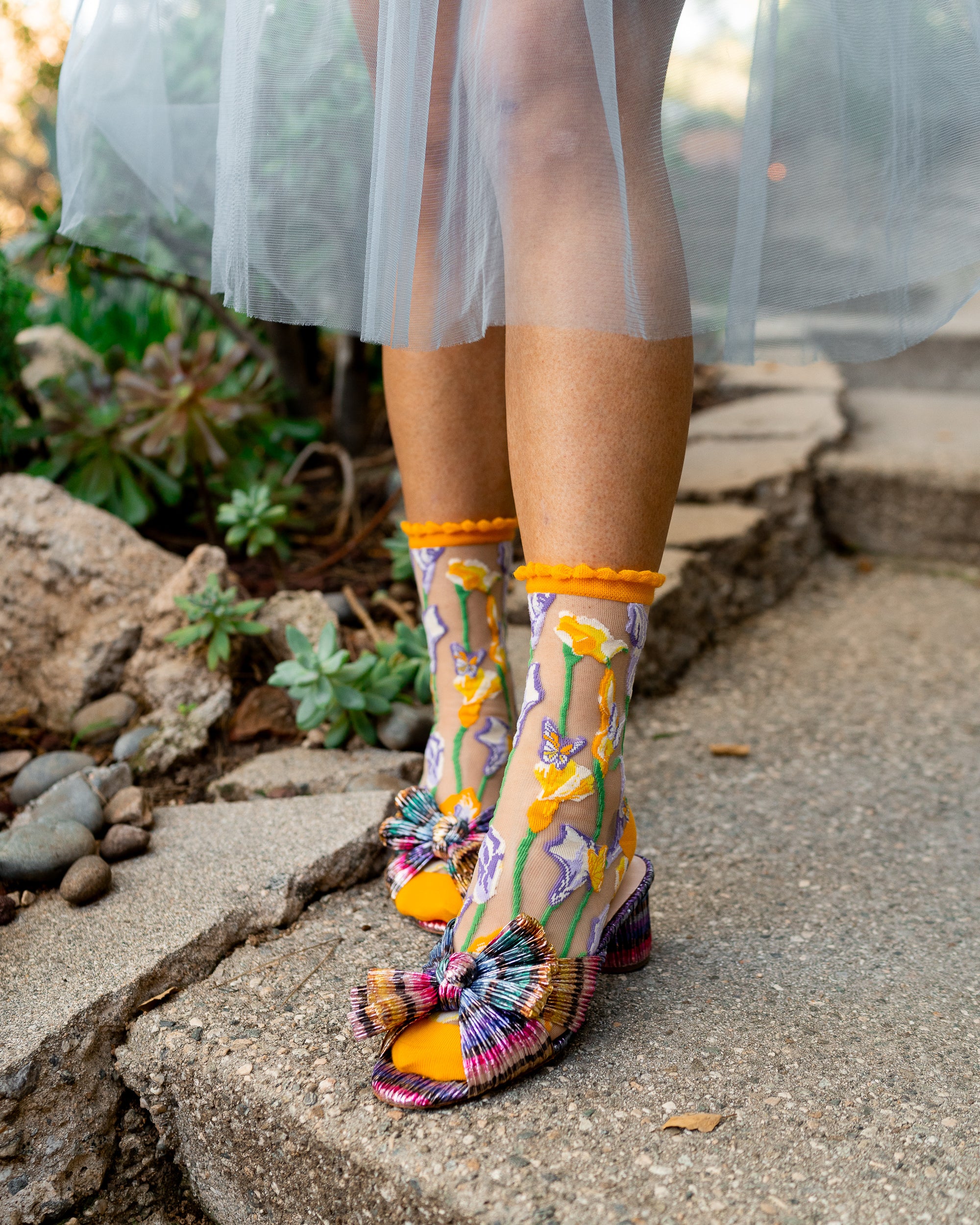 Calla Lily Ruffle Sheer Crew Sock - Image 4