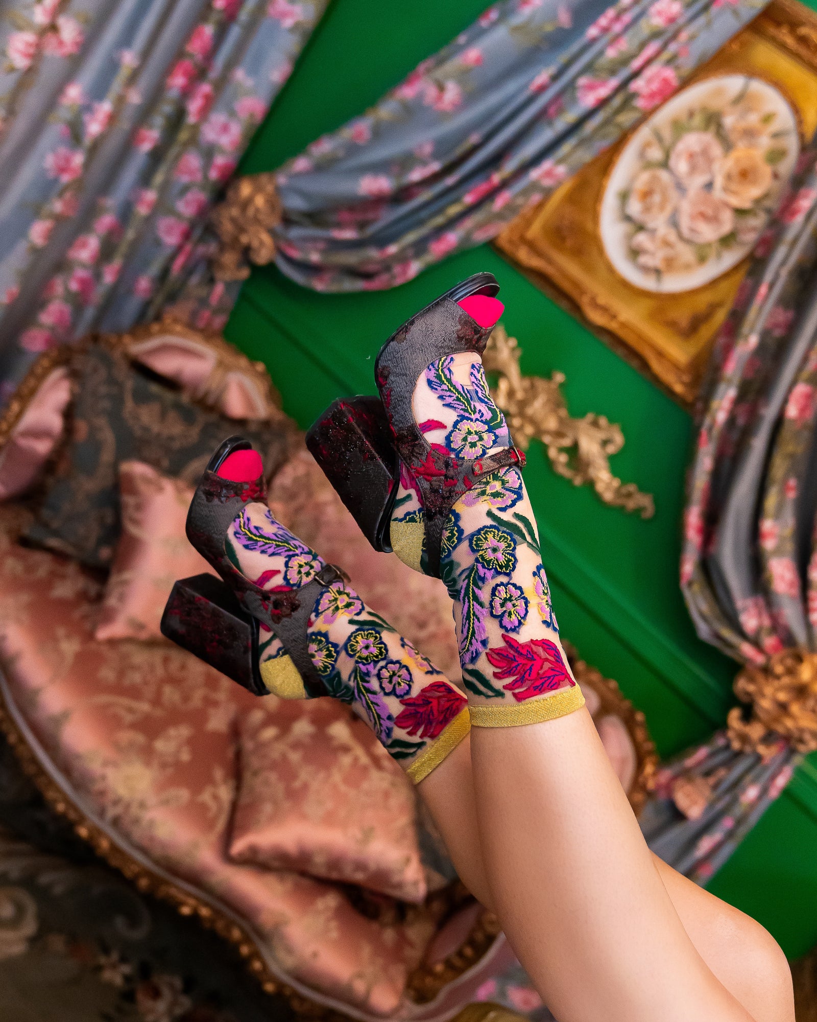 Festive Floral Sheer Crew Sock - Image 8