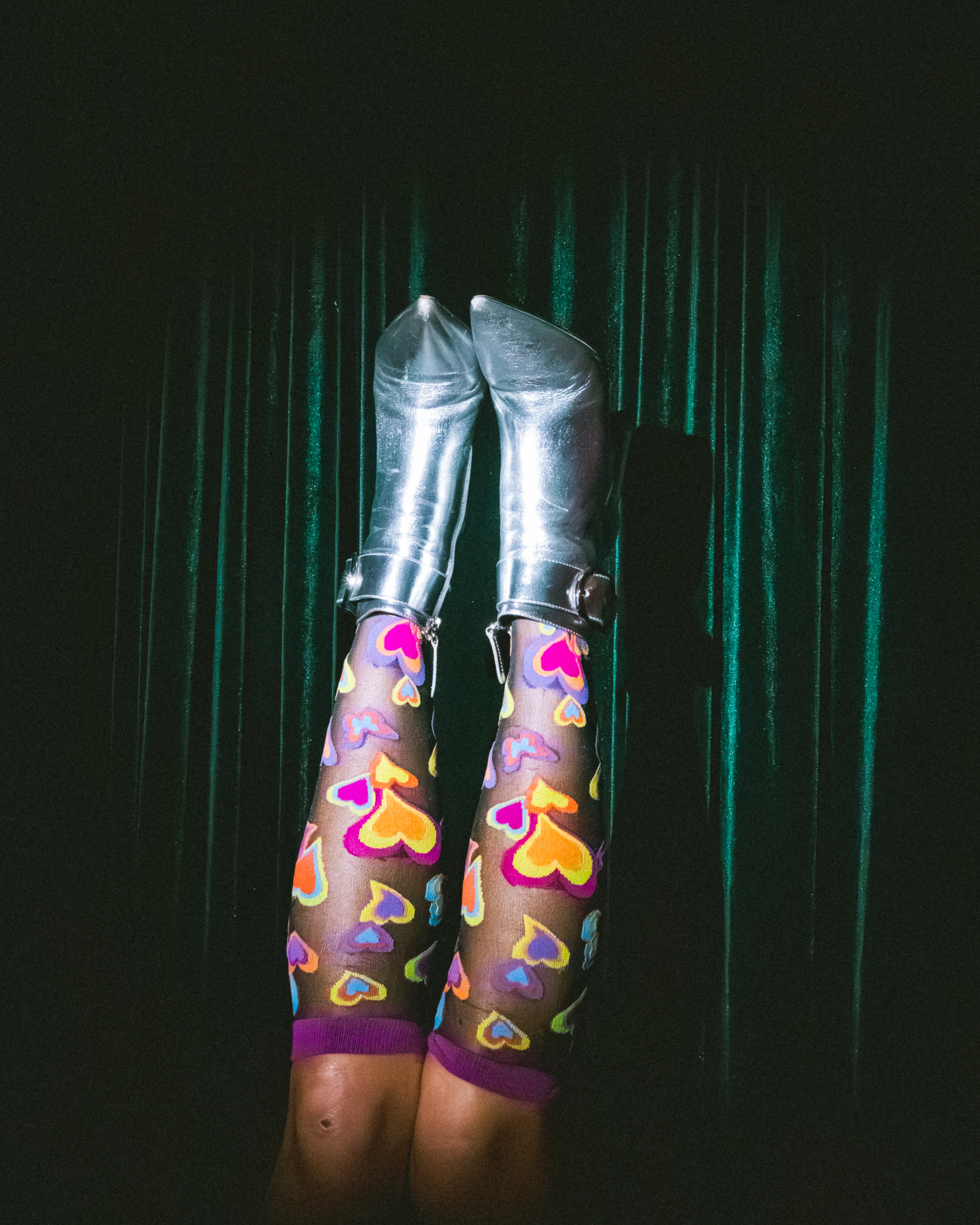 Y2K Hearts Black Sheer Knee High Sock - Image 4